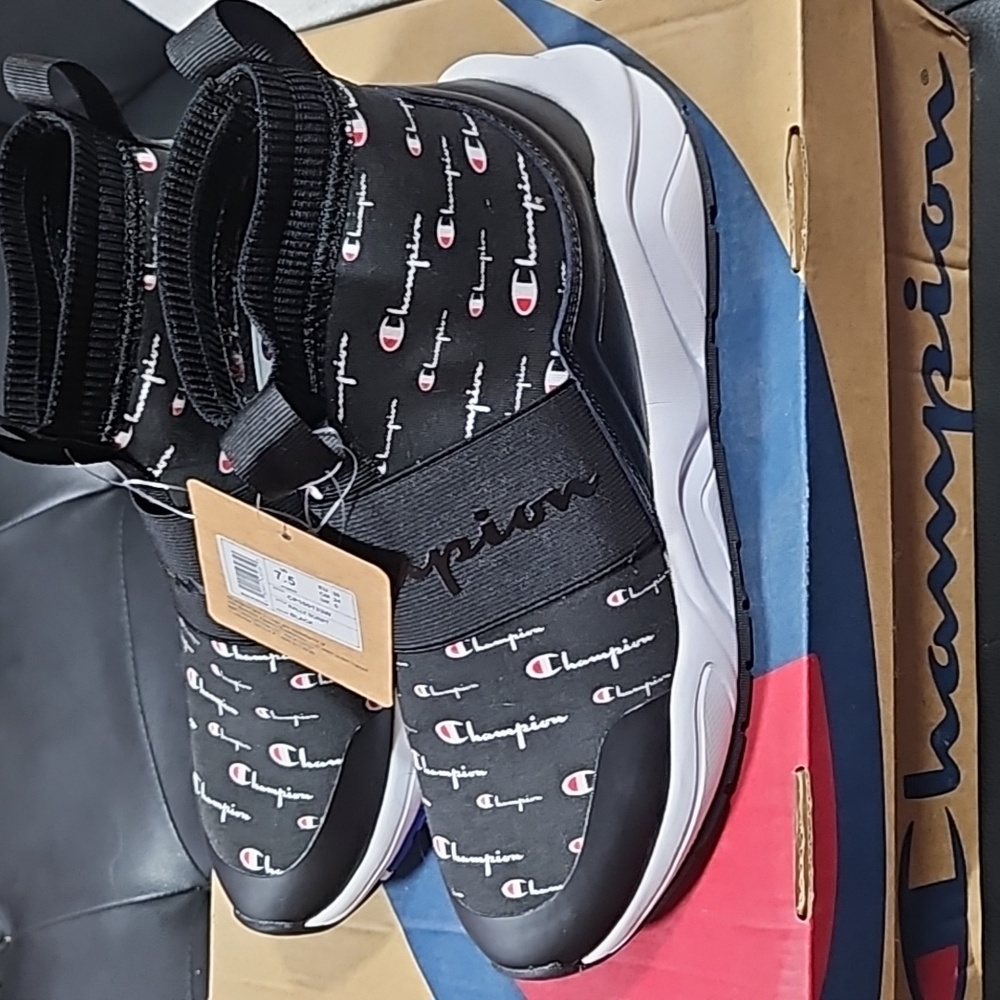 Champion / Rally Script / Black / 7.5 Women's